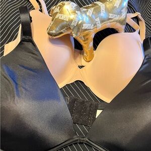 Victoria's Secret Black Bra sz 40DDD